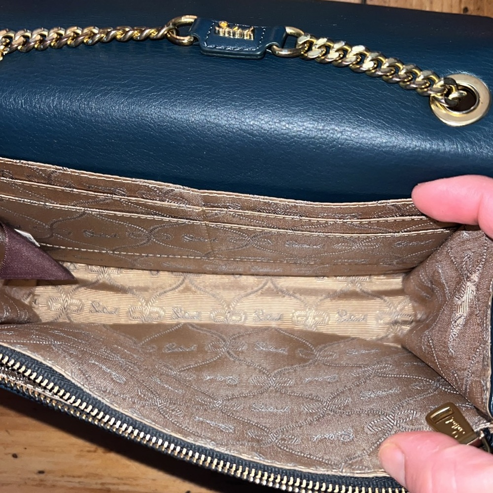 Salad Made by AW 1929 crossbody in a navy blue color - Picture 10 of 17